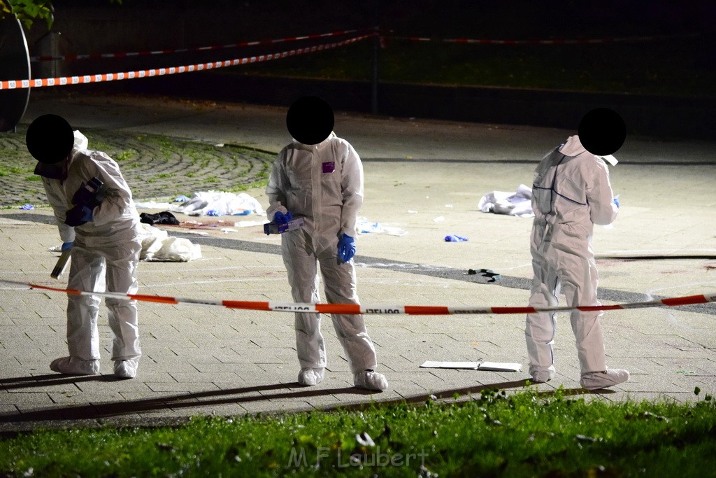 Einsatz BF Messerstecherei Koeln Neustadt Nord Eberplatz Platzmitte P109.JPG - Miklos Laubert